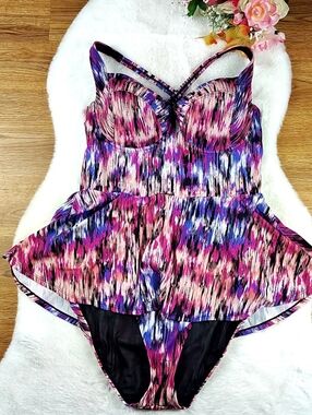 Torrid One Piece Swim Dress 2X Resort Cruise Beach Swimsuit Push-Up Slimming